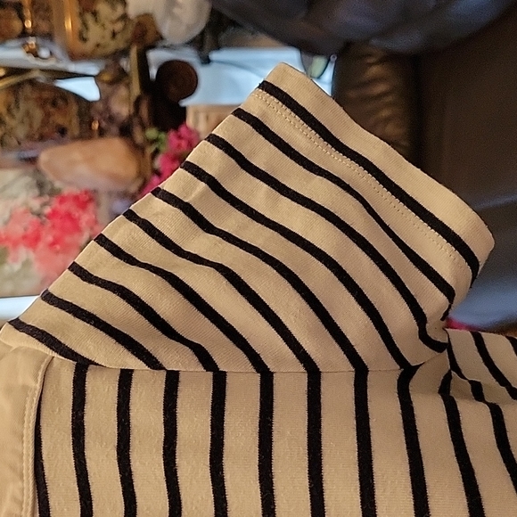 Ralph Lauren Top M Stripes on White Short Sleeves - Picture 4 of 9